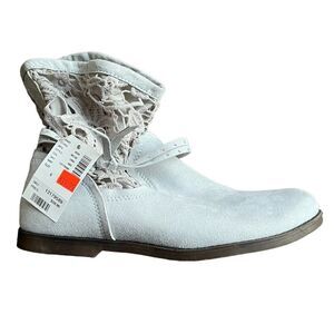 Justice Girls Sz 6 Crochet Shorty Slouch
Boots Grey women’s Sz 6 NEW! 🏷️